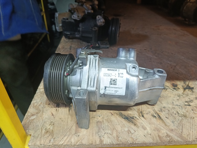 Компресор кліматичної установки 926008942R RENAULT