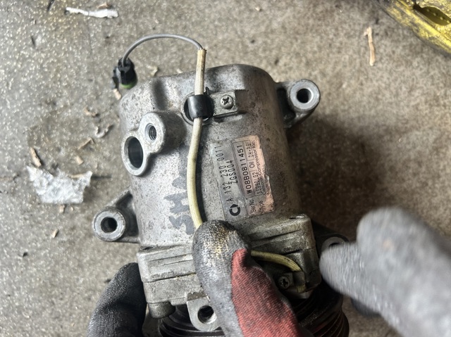 Компресор холодоагенту A1322300011 MERCEDES