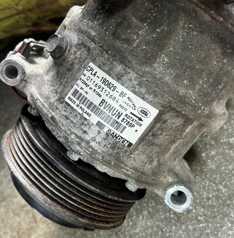 Насос кондиціонера CPLA19D629BF LAND ROVER