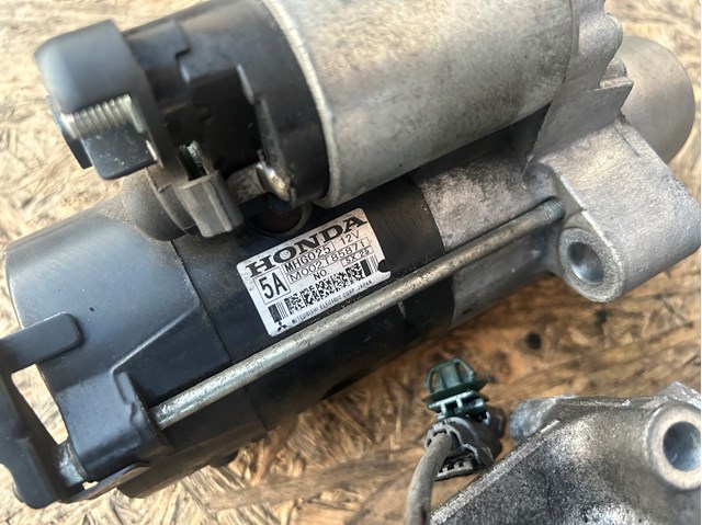 Стартер автомобільний M002T85871 HONDA