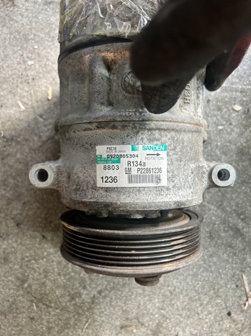 Компресор кліматичної установки P22861236 OPEL