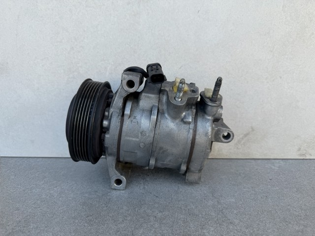 Компресор кліматичної установки 55111296AE CHRYSLER