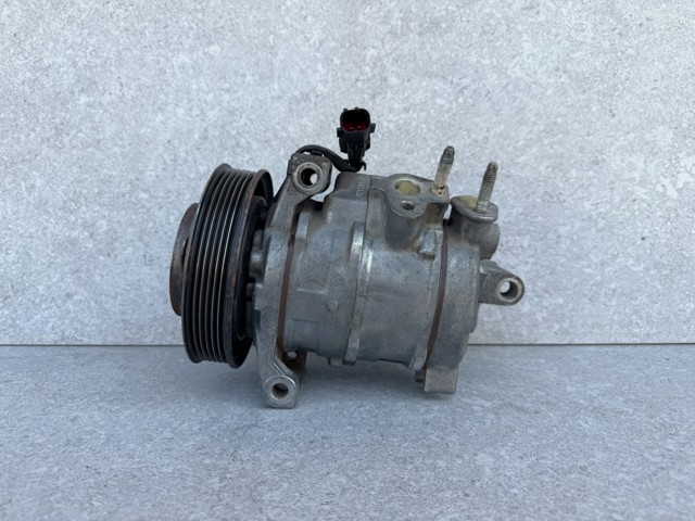 Компресор кліматичної установки 68021835AE CHRYSLER