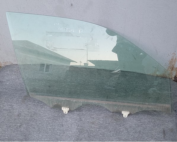 Скло пасажирських дверей 80300JG000 NISSAN