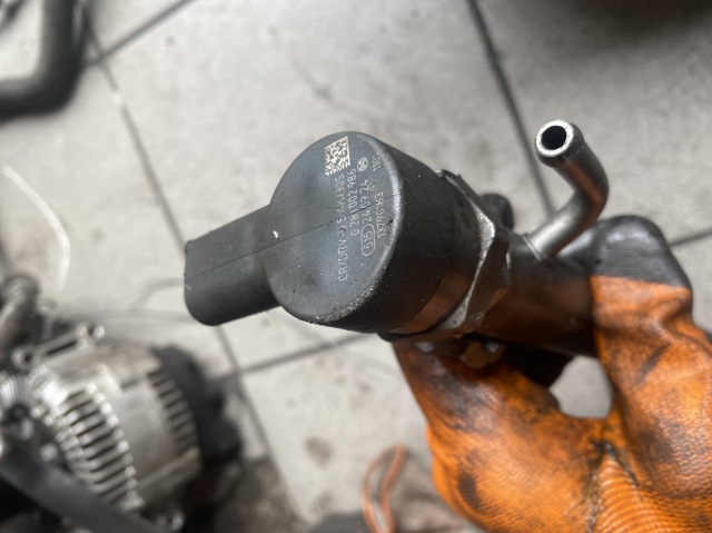 Регулятор тиску палива в паливній рейці 0281002986 BOSCH