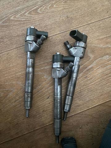 Форсунка дизельна в зборі, розпилювач + тримач 0445110025 BOSCH