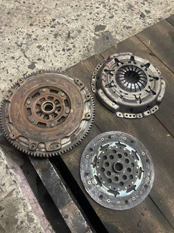 Демпферний маховик Нісан Альмера II