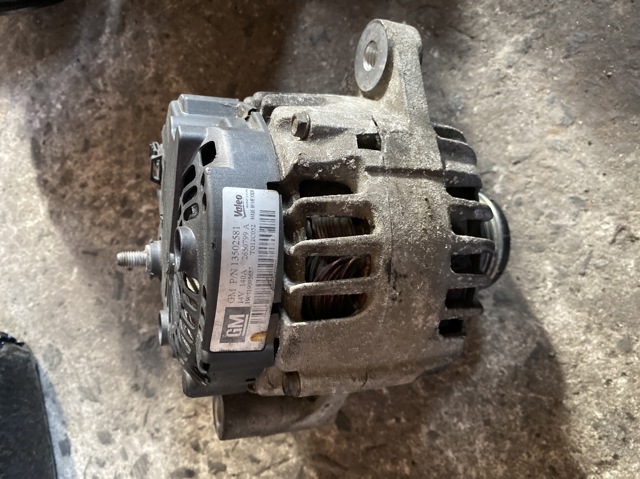 Авто генератор 13502581 GM