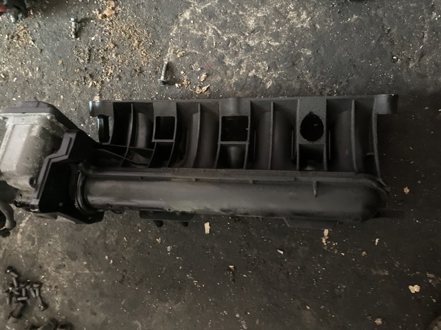 Колектор впускний 140032069R RENAULT