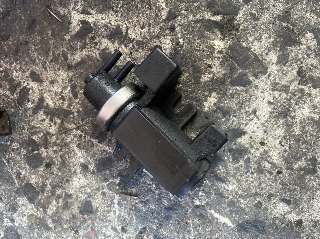 Перетворювач тиску (соленоїд) наддуву / EGR 2247906 BMW