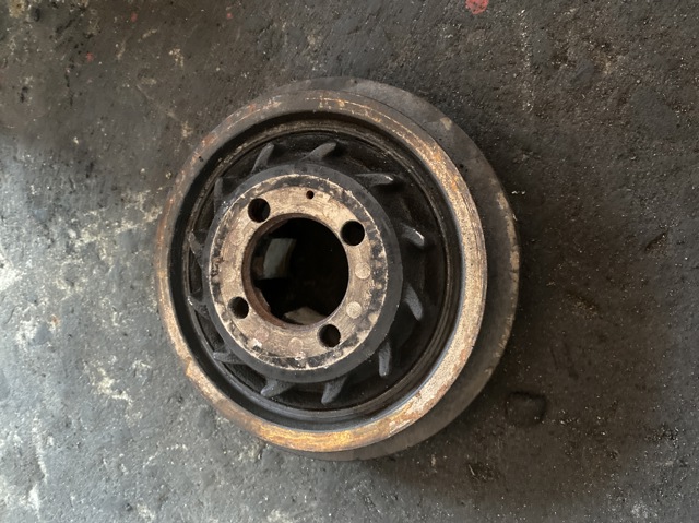 Шків колінвала 2312438201 HYUNDAI