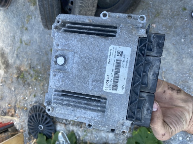 Блок двигуна 237106626R RENAULT