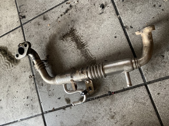 Патрубок системи рециркуляції ВГ 2560127010 TOYOTA
