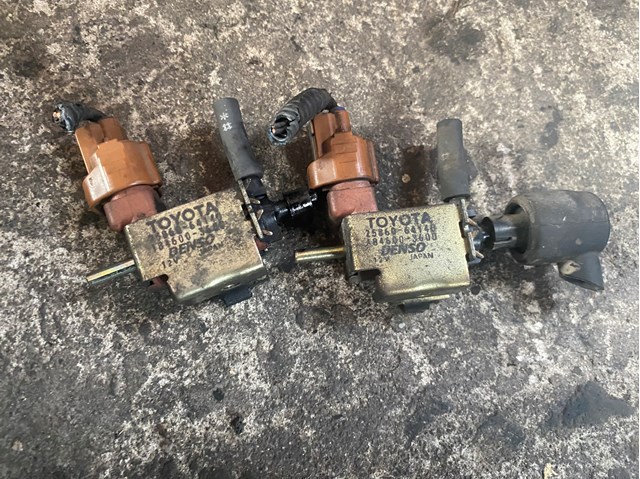 Клапан соленоїд регулювання заслонки EGR 2586064140 TOYOTA