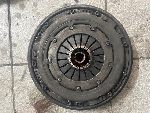 Комплект зчеплення  302057505R RENAULT