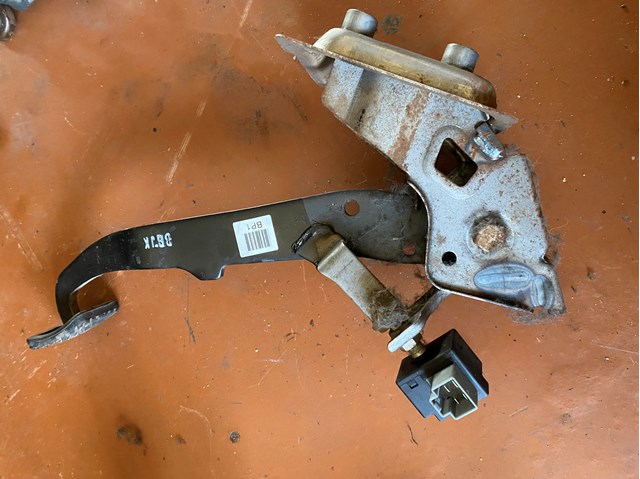 Педаль гальма 328002E100 HYUNDAI