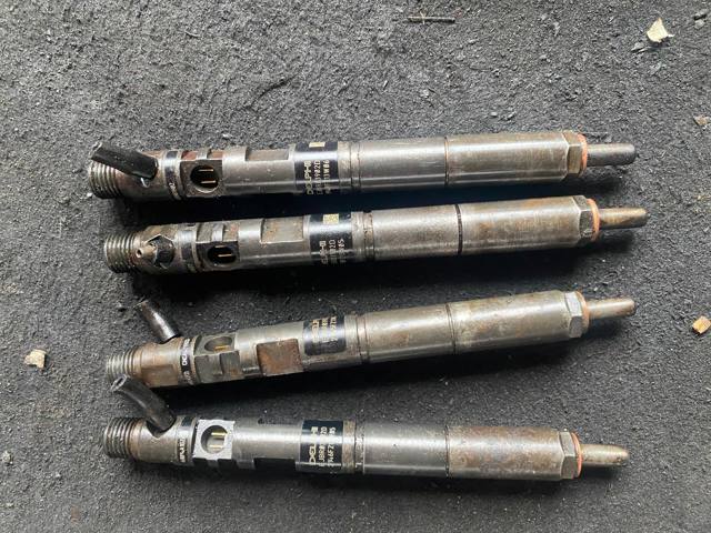 Форсунки електромагнітні 338004X400 HYUNDAI