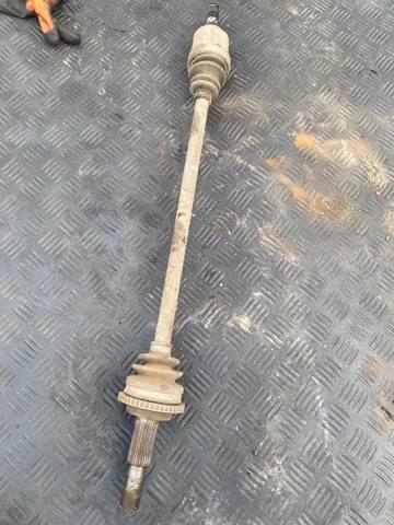 Приводи задніх коліс 396008H510 NISSAN