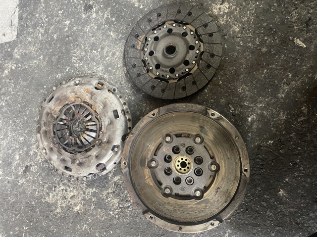 Маховик зчеплення 415027310 HYUNDAI