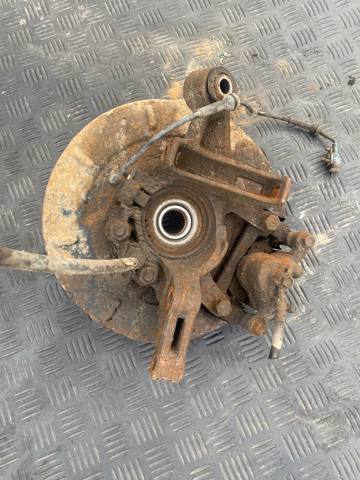 Кулак поворотний правий 430188H300 NISSAN