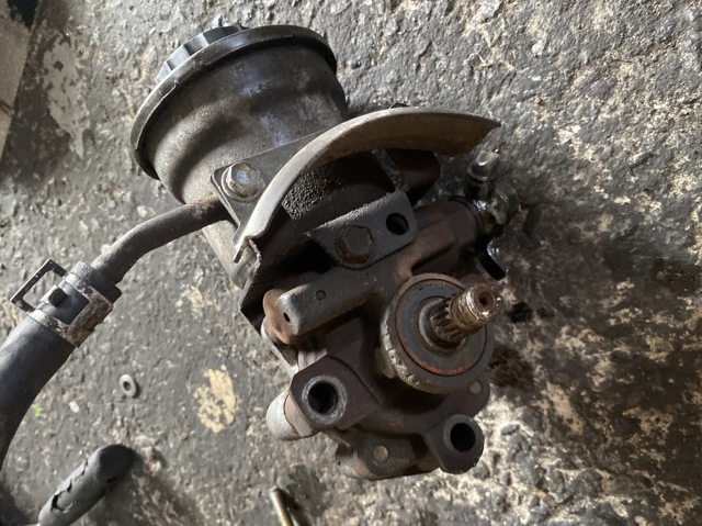 Насос гідропідсилювача керма (ГПК) 4432044080 TOYOTA