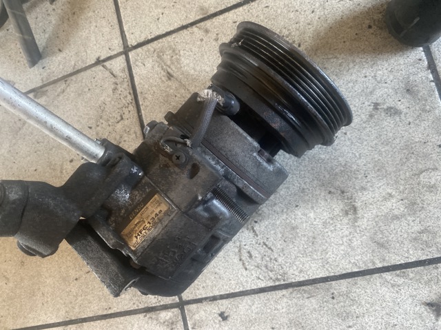 Насос кондиціонера 4472204302 TOYOTA