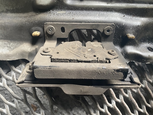 Запор капота (замок і привід замка капота) 4956236 FORD