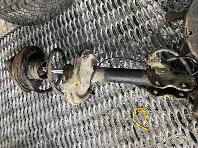 Стійка задня права 55302EQ025 NISSAN