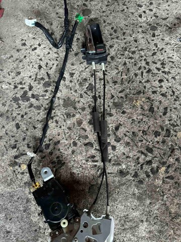 Ручка правих дверей зовнішня 61051SA021ML SUBARU
