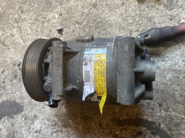 Компресор кліматичної установки 8200053264 RENAULT
