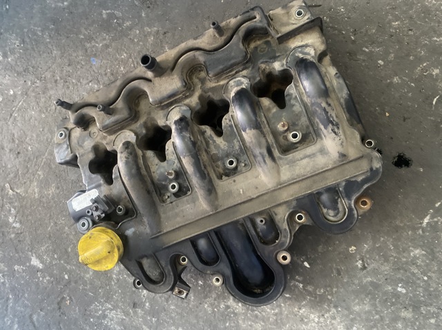 Кришка двигуна 8200149903 RENAULT