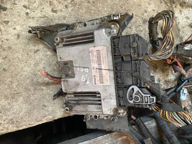 Блок електронного управління 8200305678 RENAULT