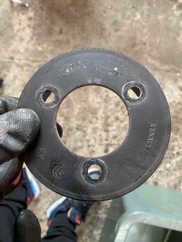 Шків водяного насоса 8200357354 RENAULT
