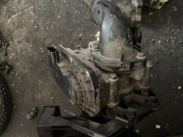 Блок дросельної заслінки 8200578645 RENAULT