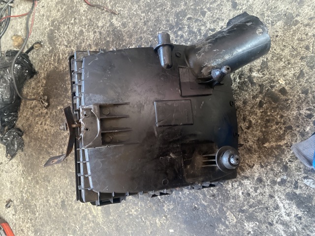 Корпус повітряного фільтра 8200679824 RENAULT