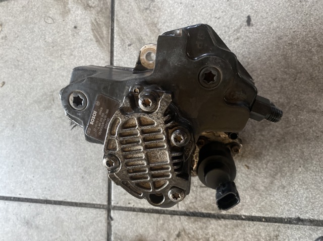 Насос паливний високого тиску (ПНВТ) - DIESEL 8689590 VOLVO