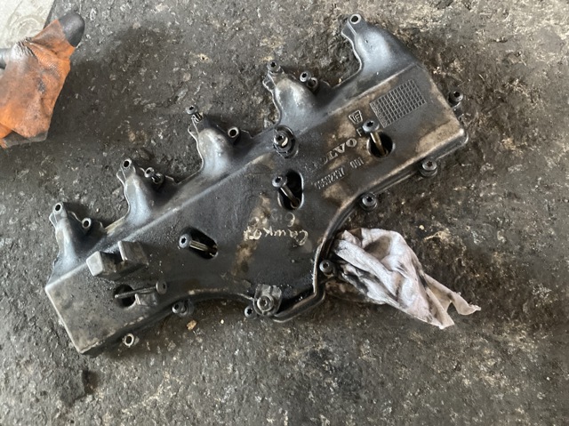 Колектор впускний 8692397 VOLVO