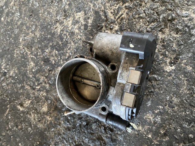 Дросільна заслінка в зборі 92067741 GM