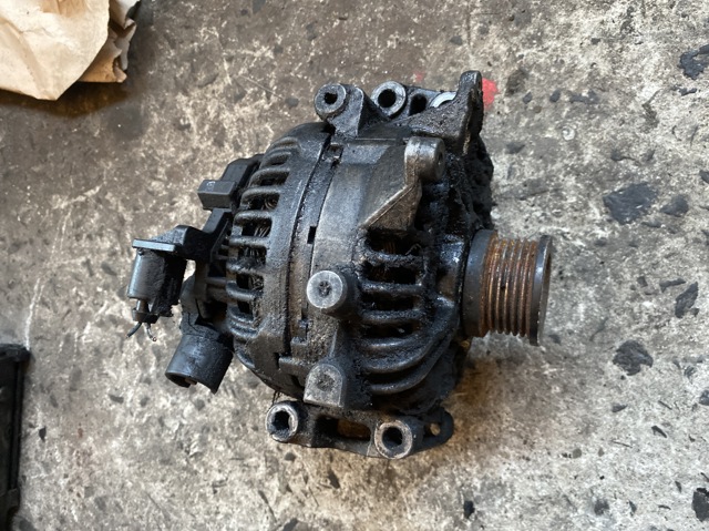 Авто генератор A0121545902 MERCEDES