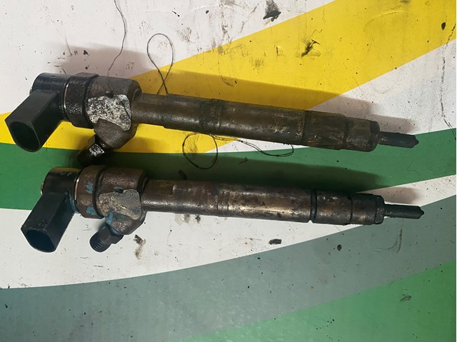 Форсунка дизельна в зборі, розпилювач + тримач A6110700587 MERCEDES