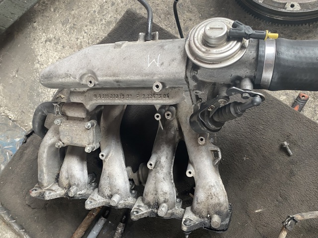 Колектор впускний A6110901537 MERCEDES