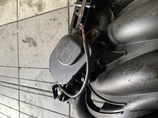 Клапан / актуатор приводу заслінок впускного колектора A6111500494 MERCEDES