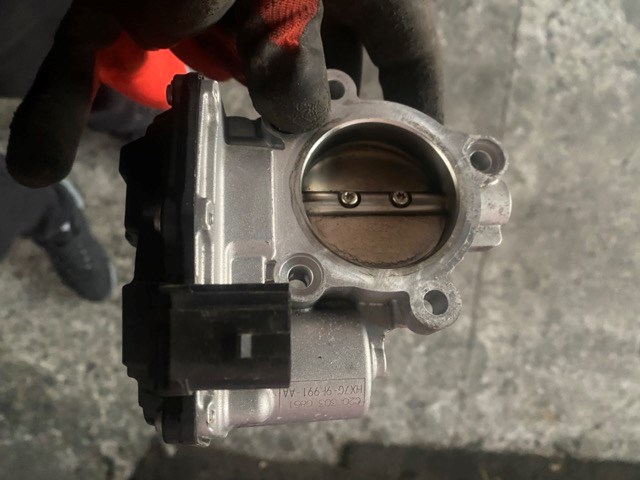 Заслінка повітряна HX7Z9E926A FORD