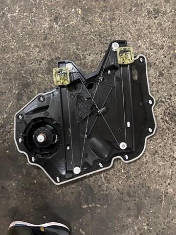 Склопідйомник з електродвигуном LJ6Z7823201B FORD