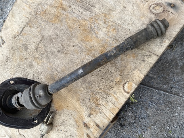 Вал рульової колонки, нижній MB347283 MITSUBISHI