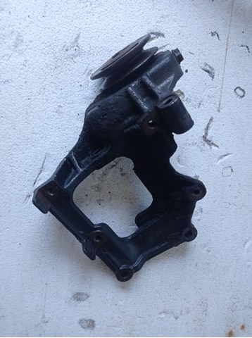 Кронштейн компресора кондиціонера MR398428 MITSUBISHI