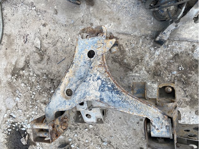 Поперечний важіль MR496795 MITSUBISHI