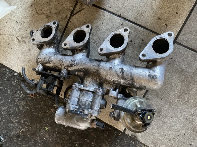 Колектор впускний MR577029 MITSUBISHI