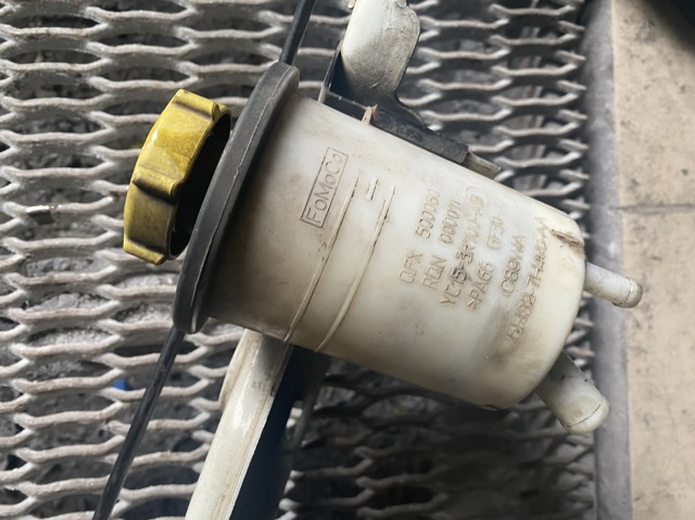 Бачок гідропідсилювача керма Ford Transit 6