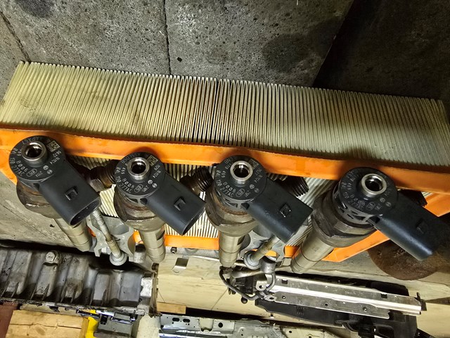 Форсунки електромагнітні 04L130277AC VAG